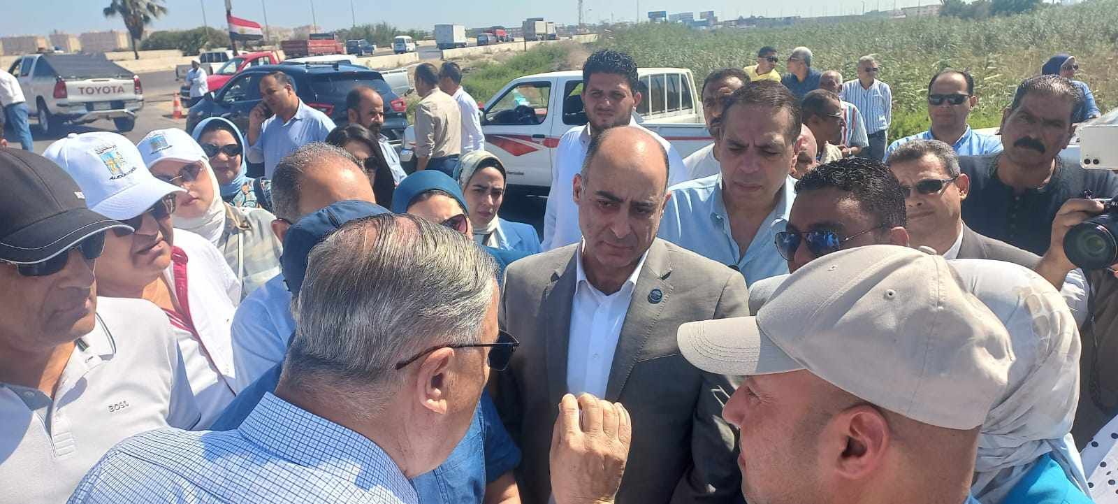 "لجنة الإدارة المحلية تتفقد مشروعات الإسكندرية.. السجيني يطالب بالشفافية في منظومة الطرق والمحافظ يشدد على المتابعة - الخليج الان
