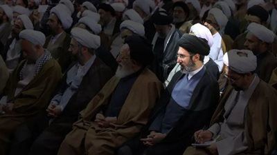 مجتبى خامنئي.. تحالف ابن المرشد مع الحرس الثوري لـ"خطف" ولاية الفقيه" - الخليج الان