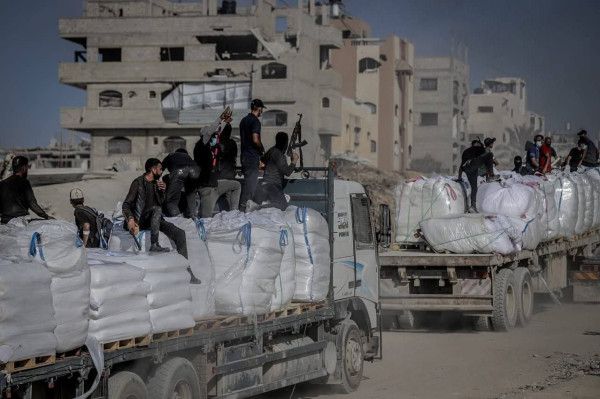 "الإعلامي الحكومي" بغزة يفنّد مزاعم نتنياهو وكاتس حول سيطرة حماس على المساعدات - الخليج الان