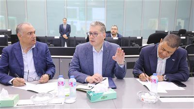 استئناف تدريجي لإمدادات الغاز إلى المصانع.. وزير البترول يتابع من غرفة التحكم - الخليج الان