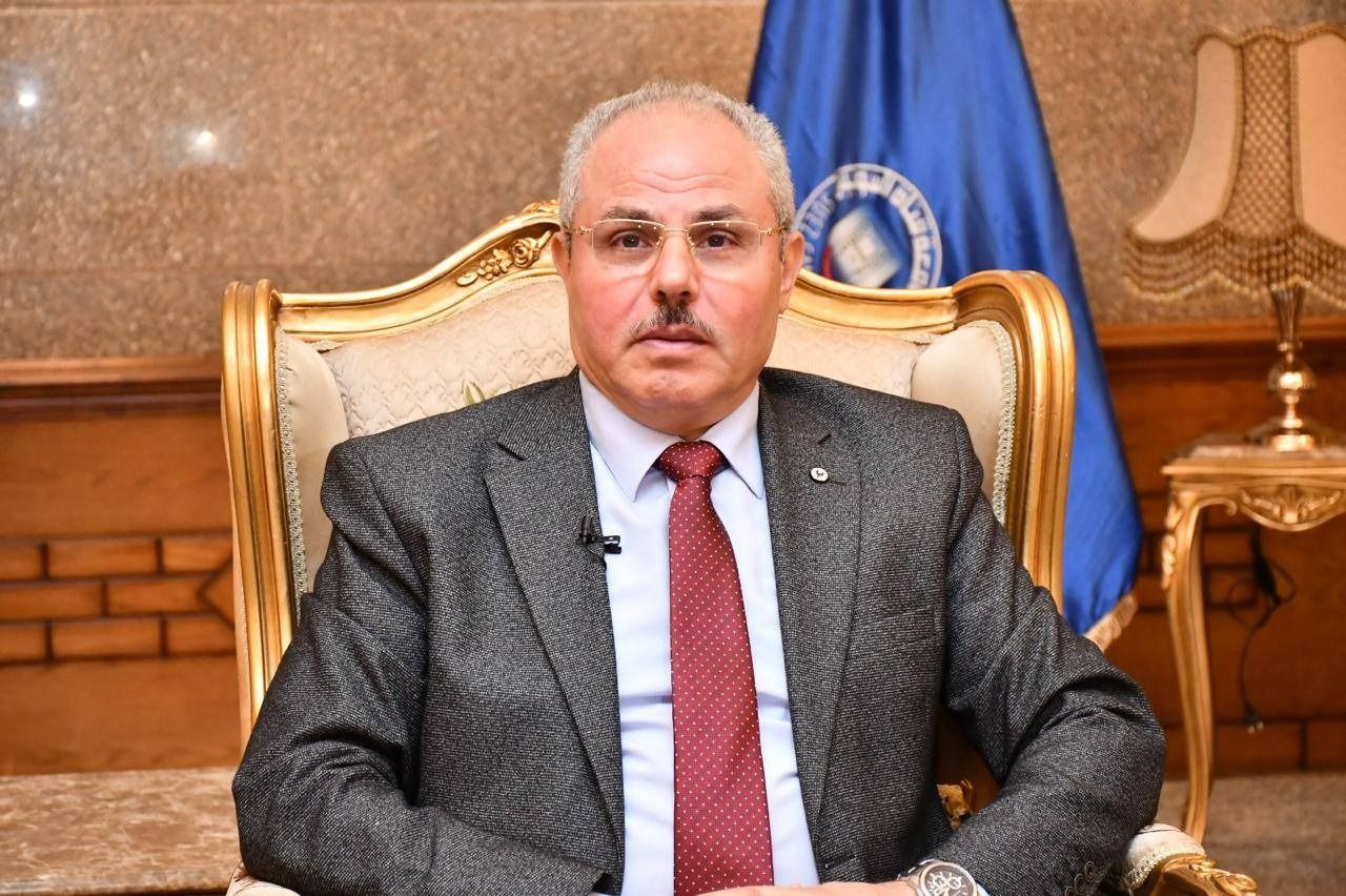 رئيس جامعة قناة السويس لـ "تليجراف الخليج": نطمح لرفع عدد طلاب الجامعة الأهلية إلى 10 آلاف.. ونسعى لتوفير سكن جامعي متكامل - الخليج الان