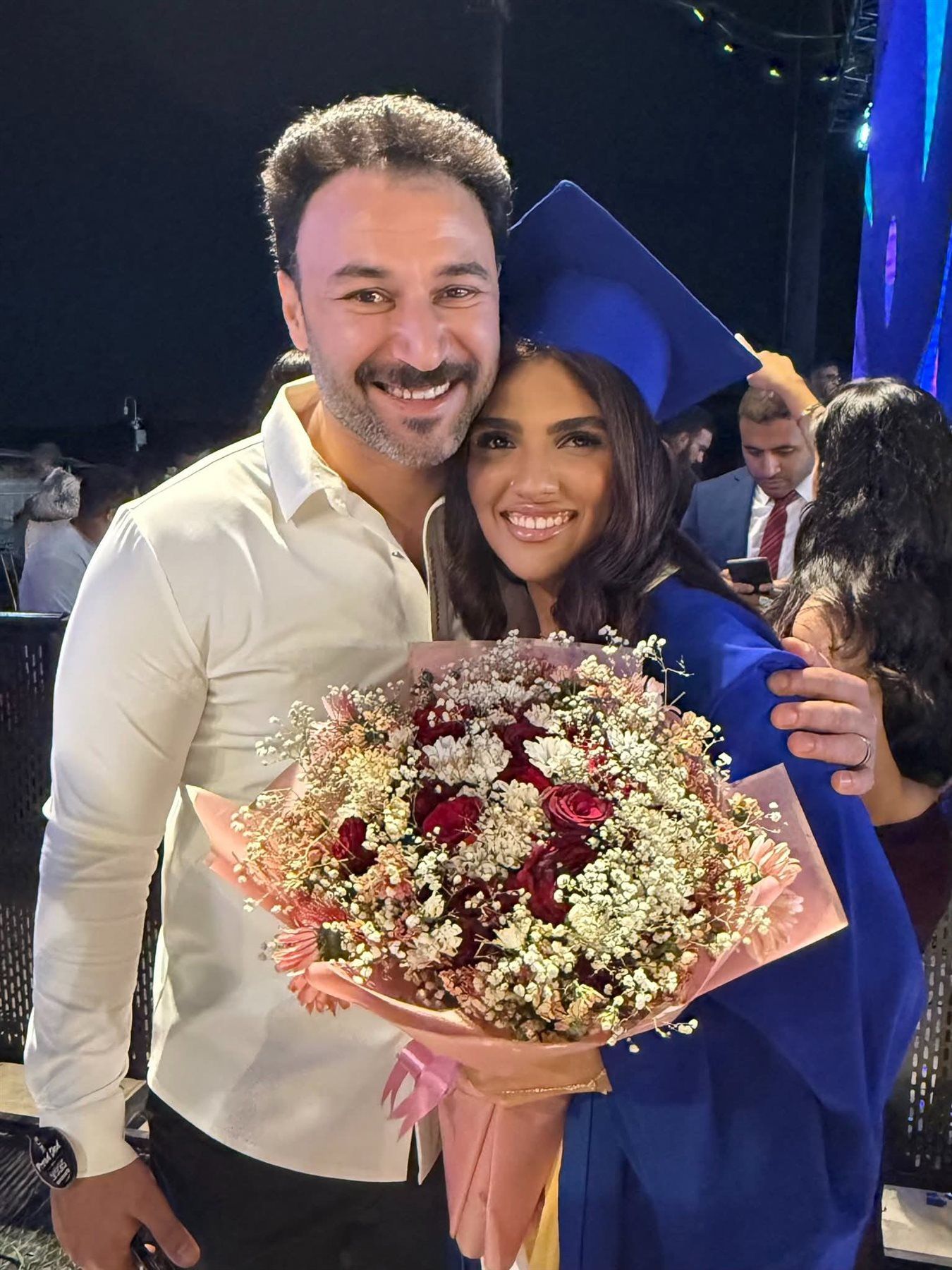 مي فاروق تحتفل بتخرج ابنتها: انا اللي كبرت وربيت.. وسعادتي متتوصفش - الخليج الان