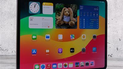 آبل تستعد لتحديثات جديدة على شاشات آيباد برو.. وتغييرات في تقنية COF لتقليص الإطارات - الخليج الان