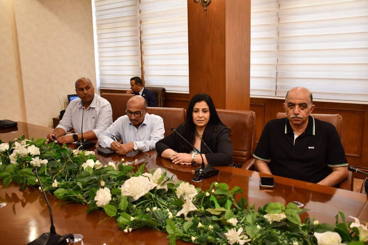 قبل بدء جولته التفقدية بمحافظة بورسعيد.. محافظ بورسعيد يستقبل وزير الشباب والرياضة بديوان المحافظة - الخليج الان