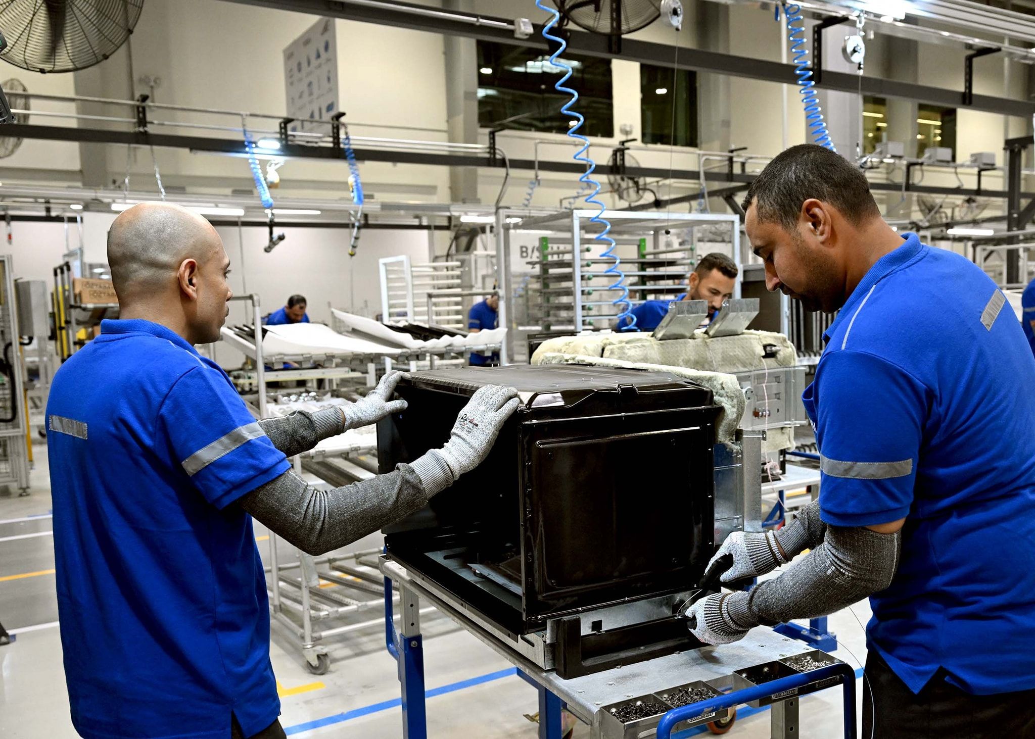 بأيدي 1000 شاب مصري: مدبولي يفتتح أول مصنع لشركة "بوش" في مصر وإفريقيا - الخليج الان