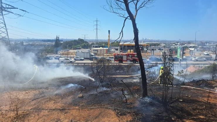 «النيران تبتلع البيوت».. حرائق ضخمة تجتاح حيفا وإخلاء منازل فى عدة مناطق بإسرائيل|صور - الخليج الان