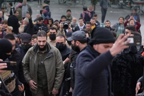 "الإعلام" السورية تعلّق على أنباء محاولة اغتيال الشرع في درعا - الخليج الان