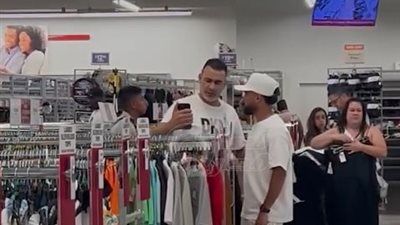 كواليس زيارة لاعبي الأهلي لأكبر مول أوتليت في نيو جيرسي - الخليج الان