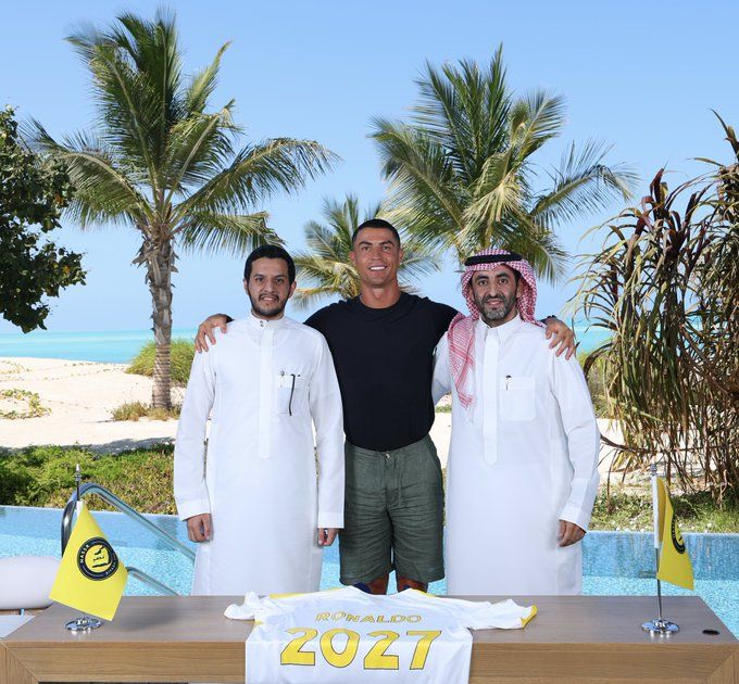 كريسيتانو رونالدو: رفضت اللعب في كأس العالم للأندية.. وأخطط للعيش في السعودية بقية حياتي - الخليج الان