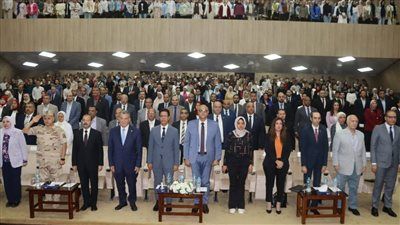 محافظ القليوبية ورئيس جامعة بنها وتنسيقية شباب الأحزاب يشهدون احتفالية الجامعة بالذكرى الثانية عشرة لثورة 30 يونيو المجيدة - الخليج الان