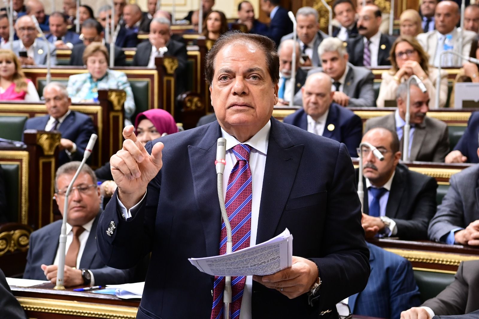 تباين واسع بمناقشات مشروع قانون الإيجار القديم أمام البرلمان ..الأغلبية توافق  وتحتفظ بحقها في التعديلات .. نواب يطالبون بإلغاء تحرير العلاقة والإكتفاء بزيادة الأجرة ..والمعارضة ترفض ..صور وفيديو - الخليج الان