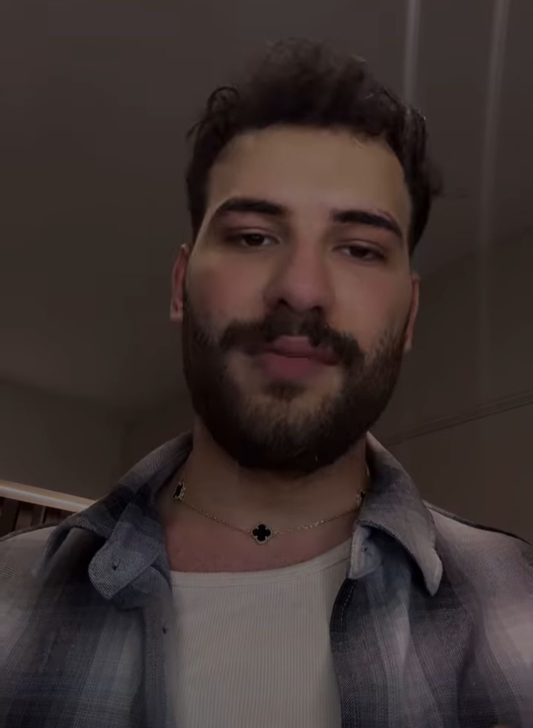 مسلم يعتذر للنقيب مصطفى كامل: متزعلش مني لو دعيت عليك.. بيتي اتخرب وكنت مقهور - الخليج الان