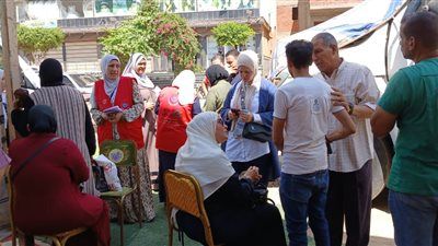 «الصحة» تقدم التوعية بأهمية الكشف المبكر عن الأورام لـ189 ألفاً و338 مواطنا خلال 4 أيام ضمن حملة «من بدري أمان» - الخليج الان