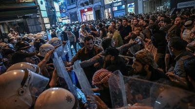 رسوم مسيئة للنبي محمد ﷺ. تشعل الغضب في شوارع إسطنبول.. القصة الكاملة - الخليج الان