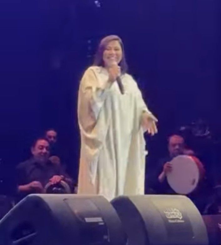 مايسترو حفل شيرين عبد الوهاب في المغرب: غنت لايف 23 أغنية.. والبلاي باك في حفلات شيرين من كذا سنة - الخليج الان