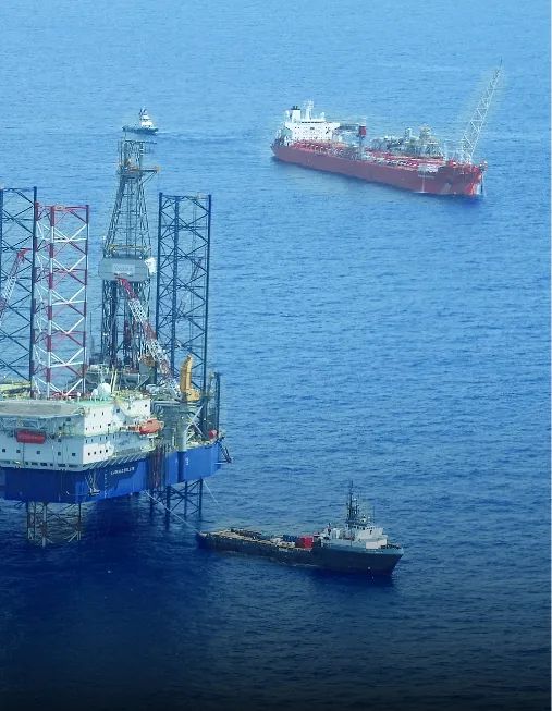 شركة أديس المالكة للبارجة أدمـارين 12 الغارقة فى البحر الأحمر: عودة 17 فرد من الناجيين لمنازلهم.. ونجدد التزامنا تجاه أسر الضحايا والمصابين والمفقودين بتقديم الدعم المعنوي والمادي - الخليج الان