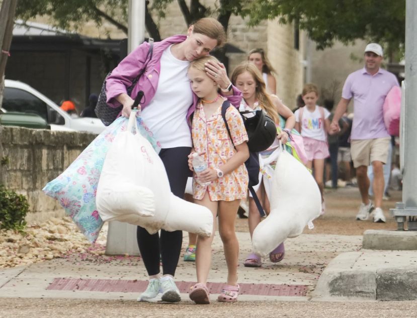 ارتفع عدد ضحايا فيضانات تكساس إلى 51 قتيلاً بينهم أطفال.. وآخرين في عداد المفقودين - الخليج الان