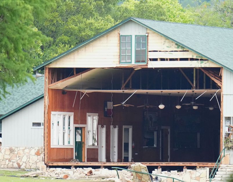 ارتفع عدد ضحايا فيضانات تكساس إلى 51 قتيلاً بينهم أطفال.. وآخرين في عداد المفقودين - الخليج الان