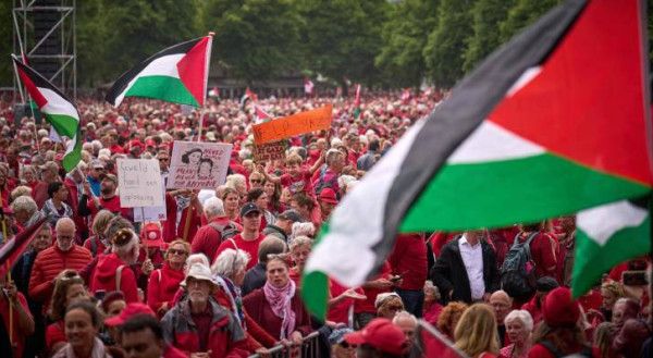 تظاهرة في هولندا ضد شركة تصدر قطع غيار مقاتلات (إف-35) لإسرائيل - الخليج الان