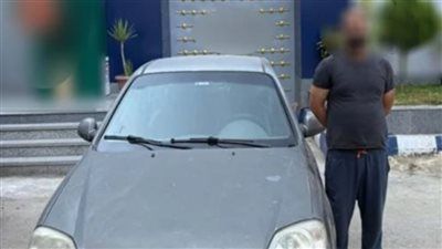 الداخلية تضبط موظفًا سمح لأطفال بالتعلق بسيارته أثناء سيرها في الشرقية - الخليج الان