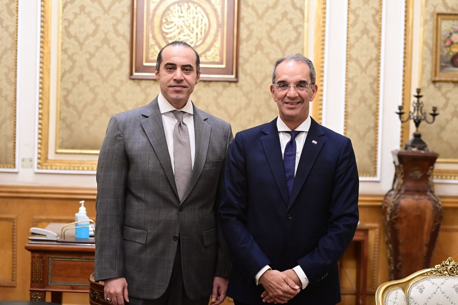 إتصالات النواب تجتمع بالوزير بعد حريق سنترال رمسيس..وتوجه بإعادة هيكلة إجراءات السلامة داخل السنترالات الحيوية - الخليج الان