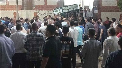 جنازة مهيبة للمهندس محمد طلعت ضحية حريق سنترال رمسيس في ميت غمر - الخليج الان