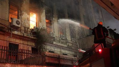 تجدد النيران في حريق سنترال رمسيس واستنفار أمني وطبي.. وإغلاق جزئي لكوبري أكتوبر - الخليج الان