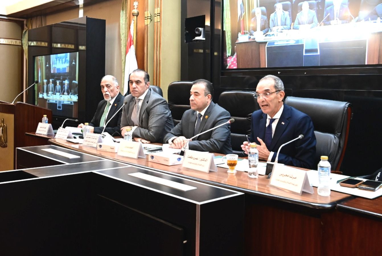 إتصالات النواب تجتمع بالوزير بعد حريق سنترال رمسيس..وتوجه بإعادة هيكلة إجراءات السلامة داخل السنترالات الحيوية - الخليج الان