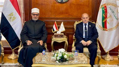 رئيس النيابة الإدارية يستقبل مفتي الجمهورية لتهنئته بمنصبه الجديد - الخليج الان