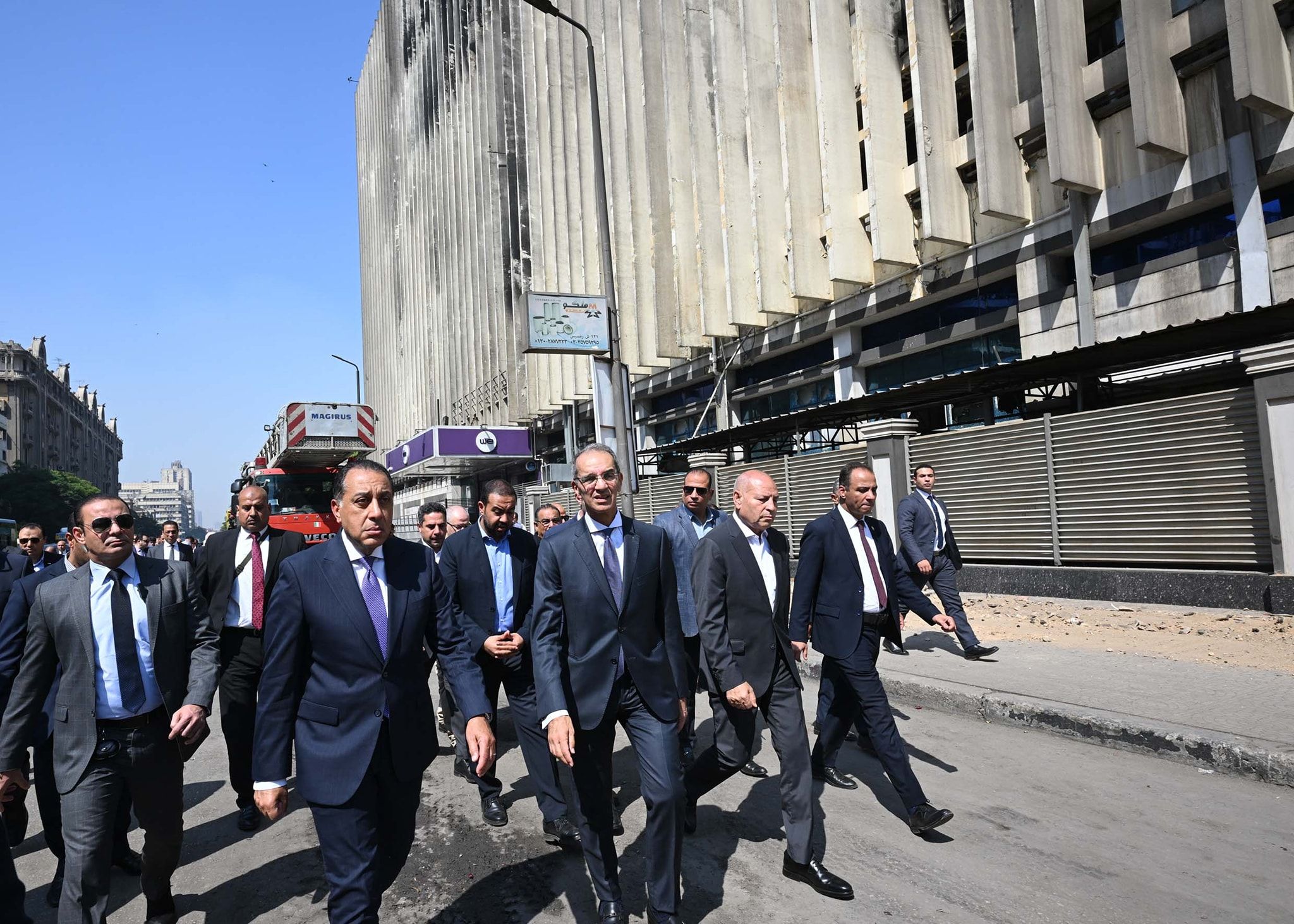 رئيس الوزراء يتفقد "سنترال رمسيس" ويستعرض تقريرًا مع وزير الاتصالات بشأن عودة مختلف الخدمات - الخليج الان