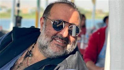 أحمد السقا وريهام عبد الغفور وشيكو ويسرا.. نجوم الفن ينعون المخرج سامح عبد العزيز - الخليج الان