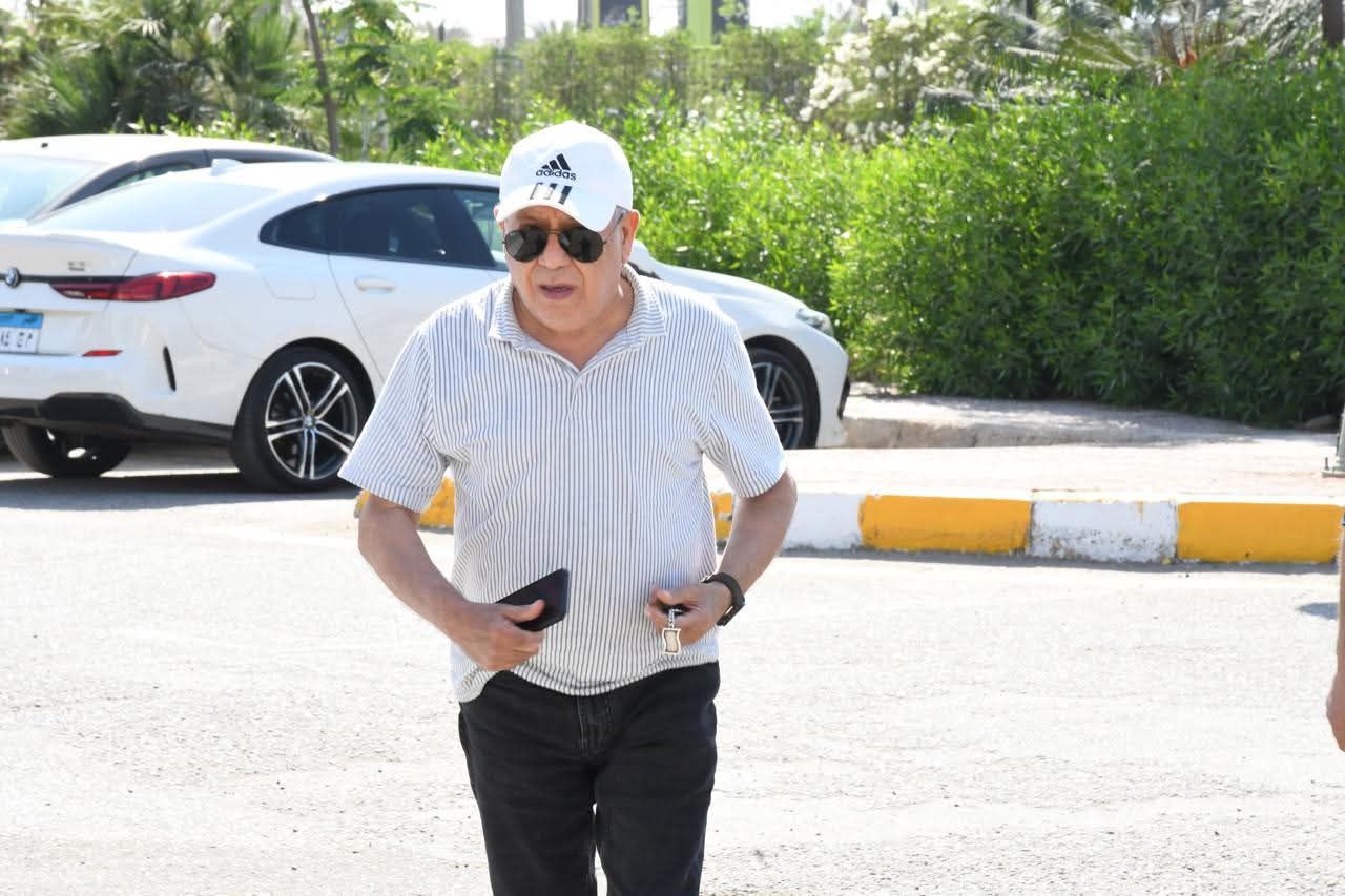 روبي أبرز الحاضرين.. توافد نجوم الفن على جنازة المخرج سامح عبد العزيز - الخليج الان