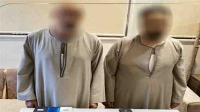 القبض على شخصين بتهمة النصب والإحتيال على المواطنين من خلال توظيف الأموال وإستثمارها لهم بمجال المراهنات والمضاربة - الخليج الان