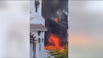 حريق يلتهم مبنى "دبي مول" بمدينة الشيخ زايد.. والحماية المدنية تتدخل لمحاصرة النيران - الخليج الان