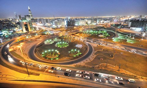 سائقو السعودية انتبهوا..  500 ريال غرامة تنتظرك عند هذا التصرف الشائع في دوارات المملكة