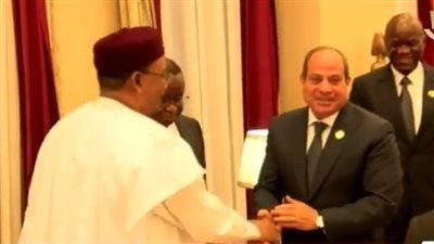 تعزيز التعاون والعلاقات الثنائية..السيسي يستقبل الرئيس الأنجولي "جواو لورينسو" في مالابو - الخليج الان