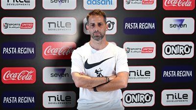 فيريرا يطلب من الجهاز المعاون تقرير عن ماحدث في مباراة أورنج - الخليج الان