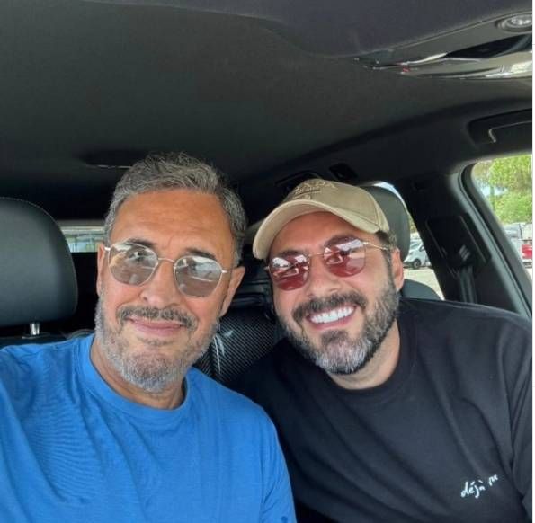 رفقة أحد اصدقائه.. أول ظهور لـ كاظم الساهر بعد شائعة وفاته - الخليج الان