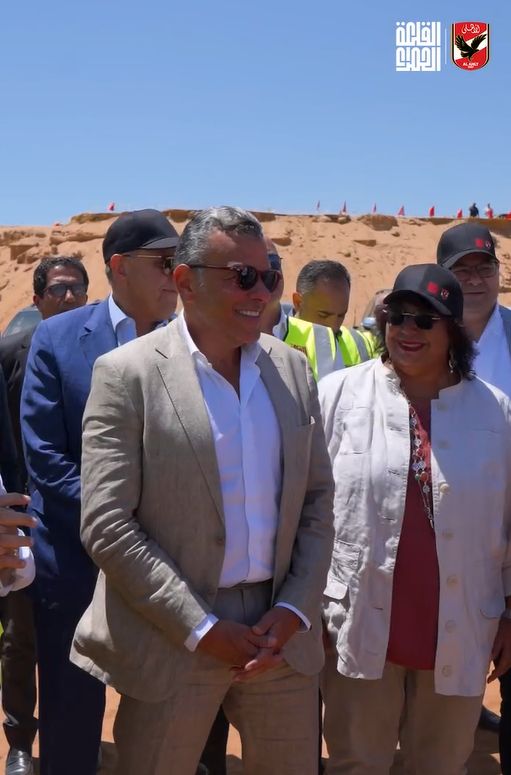 بالصور.. محمود الخطيب يزور مقر ستاد الأهلي ويُتابع أعمال الحفر المستمرة - الخليج الان