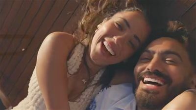 آية سليم عن مشاركتها تامر حسني كليب "حبك لو غلطة": حلم الطفولة اتحقق - الخليج الان