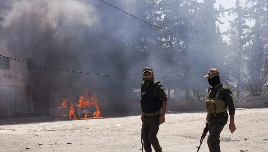 عاجل|«انفجارات تهز سوريا».. غارات إسرائيلية على دمشق واستهداف مقر وزار الدفاع - الخليج الان