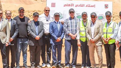 33% من أعمال الحفر أُنجزت.. ومحمود الخطيب يطمئن على سير العمل باستاد الأهلي - الخليج الان