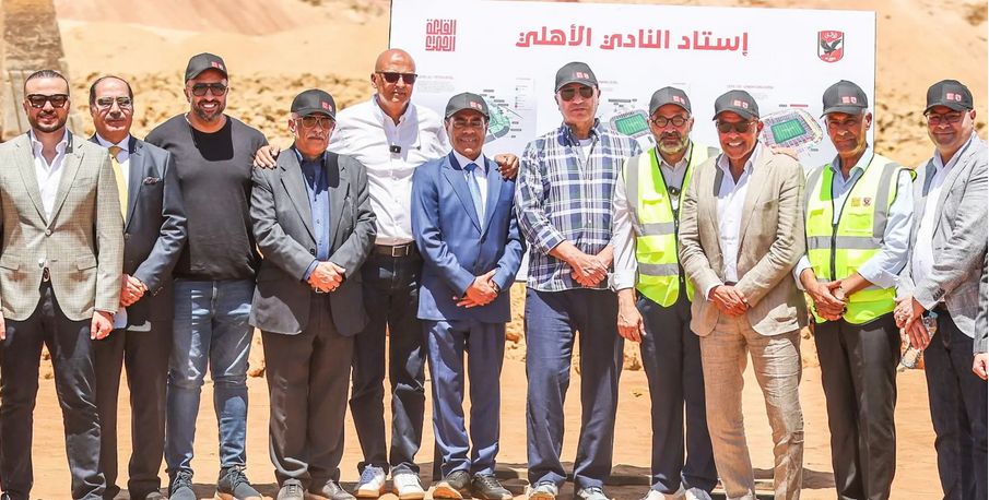 33% من أعمال الحفر أُنجزت.. ومحمود الخطيب يطمئن على سير العمل باستاد الأهلي - الخليج الان