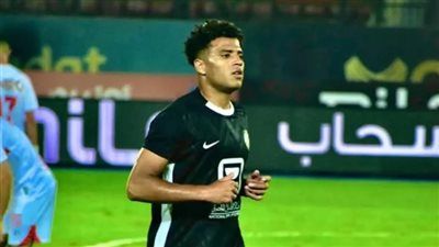 غياب أحمد ربيع عن معسكر البنك الأهلي في الإسكندرية بسبب مفاوضات الزمالك (خاص) - الخليج الان