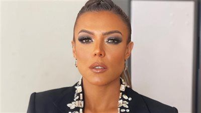 ناهد السباعي تنفي وفاة والدة منة شلبي: طنط زيزي بخير وحرام عليكم اللي بتعملوه - الخليج الان