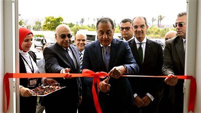 رئيس الوزراء يفتتح مجمع الشهر العقارى والتوثيق بمدينة العلمين الجديدة - الخليج الان