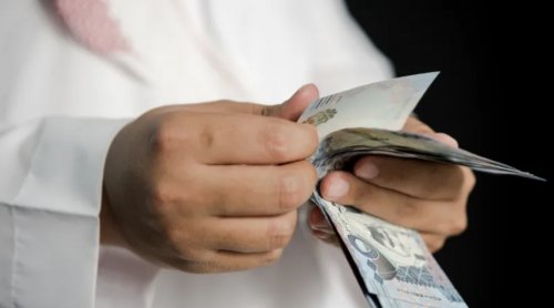اعتباراً من اليوم.. السعودية تطلق خدمة جديدة تتيح لك التصرف براتبك وقتما تحتاج بدون موافقة مديرك!