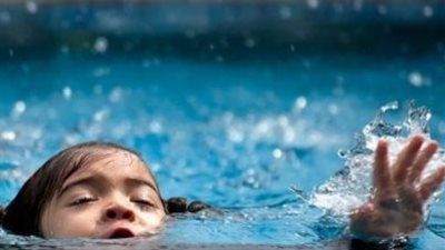 مصرع طفلة غرقا في الفيوم في مصرف - الخليج الان