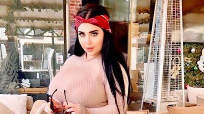 حبس البلوجر روكي أحمد شهرًا مع وقف التنفيذ بتهمة الاعتداء على قيم الأسرة.. والبراءة من تسهيل الدعارة - الخليج الان