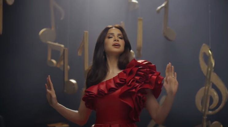 آمال ماهر تتصدر التريند بـ 8 أغنيات من ألبوم حاجة غير - الخليج الان